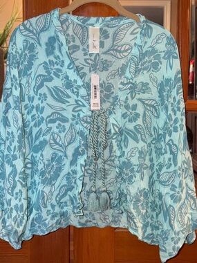 Women’s Light Blue Floral Tie-Front Top